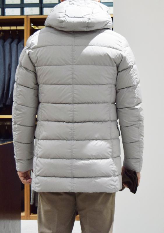 HERNO ヘルノ ダウンコートツ着用写真