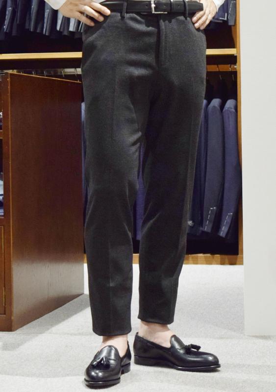 PT01 ピーティーゼロウノ パンツ着用写真<li></li>