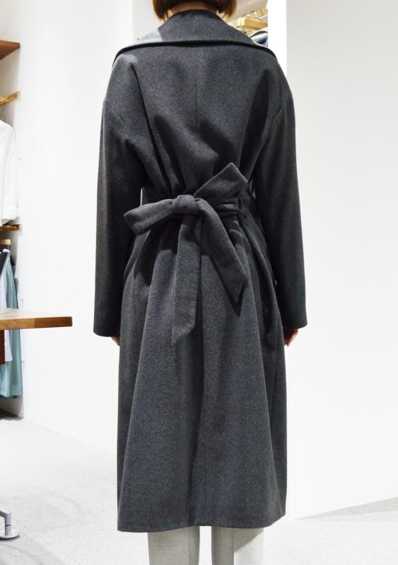 TAGLIATORE タリアトーレ レディース コート着用写真