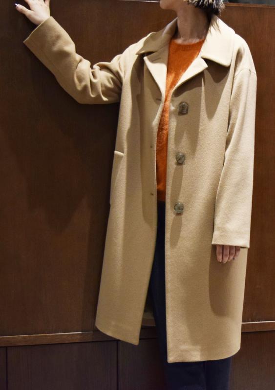 TAGLIATORE タリアトーレ レディース コート着用写真