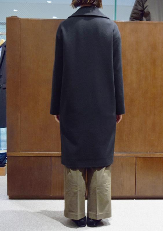 TAGLIATORE タリアトーレ レディース コート着用写真