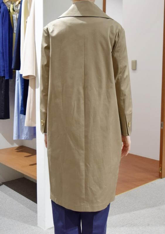 TAGLIATORE タリアトーレ レディース コート着用写真