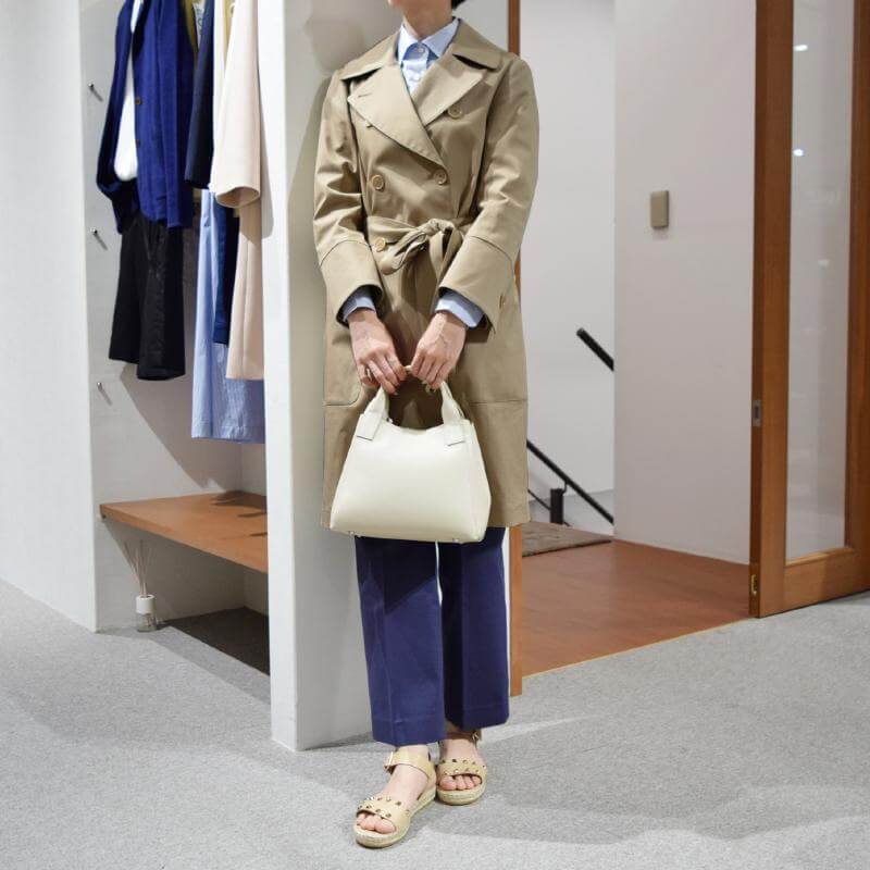 TAGLIATORE タリアトーレ レディース コート着用写真