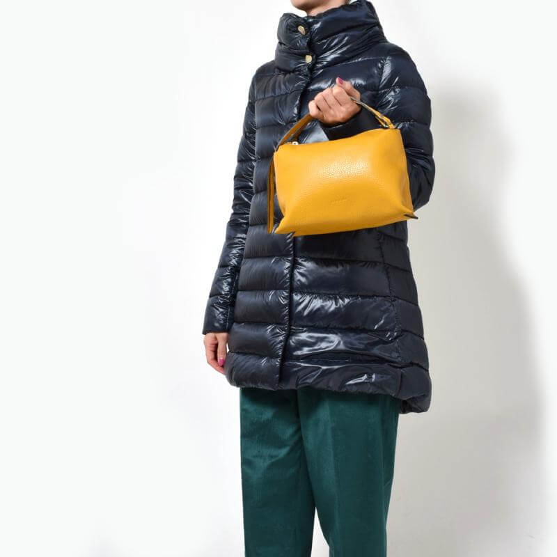 RIPANI リパーニ バッグ着用写真