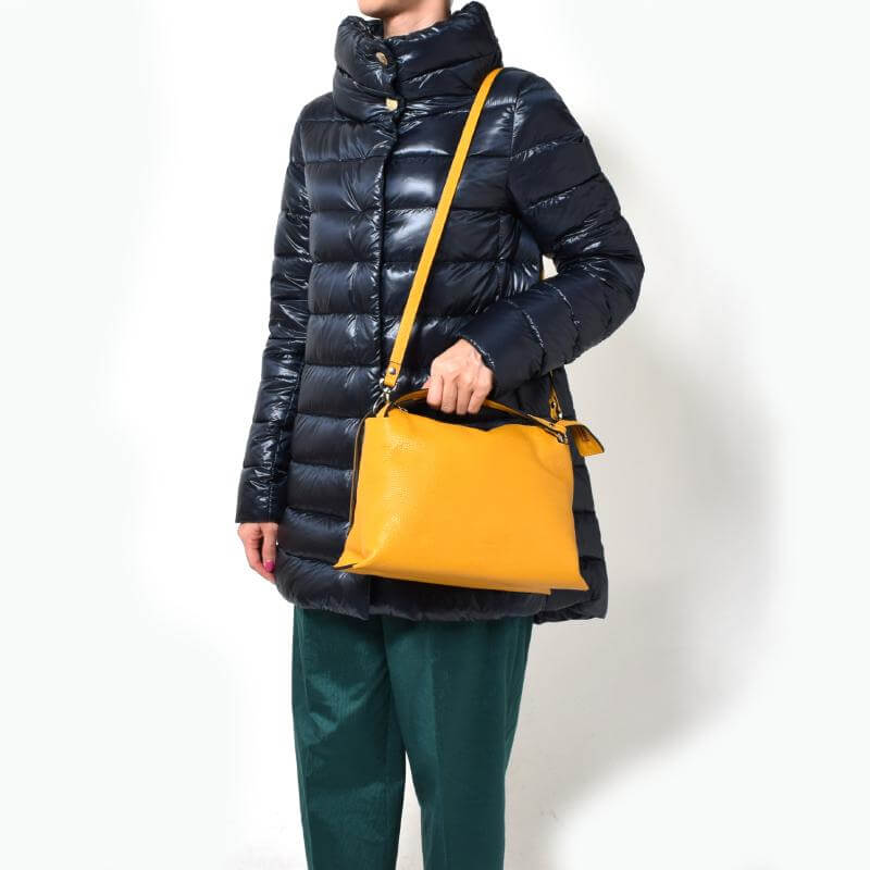 RIPANI リパーニ バッグ着用写真