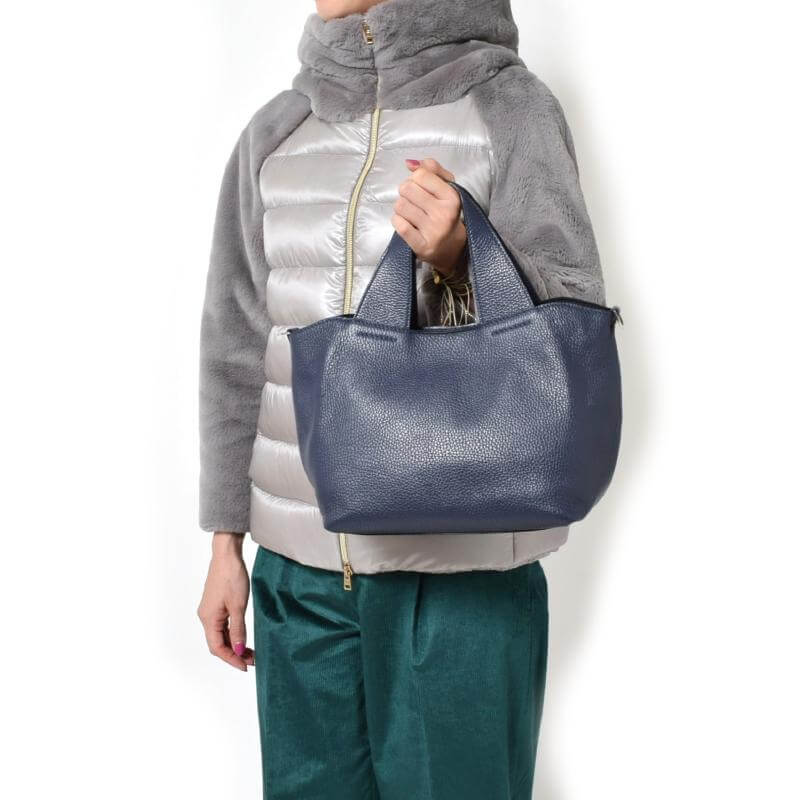 RIPANI リパーニ バッグ着用写真