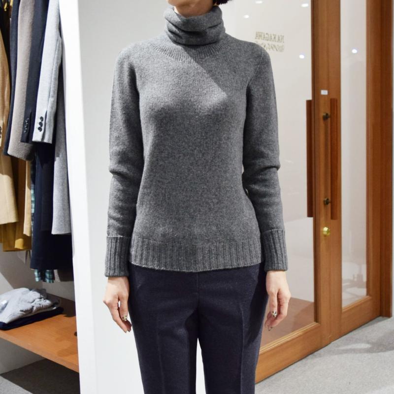 roberto collina ロベルト コリーナ ニット着用写真
