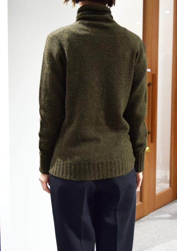 roberto collina ロベルト コリーナ ニット着用写真