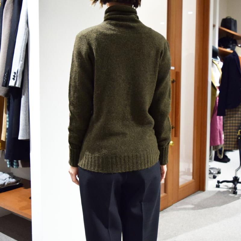roberto collina ロベルト コリーナ ニット着用写真