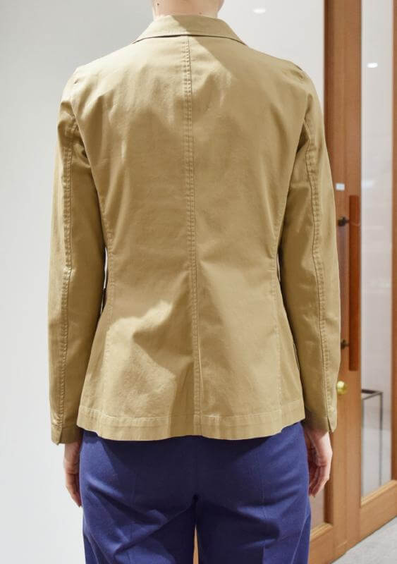 LARDINI ラルディーニ レディース ジャケット着用写真