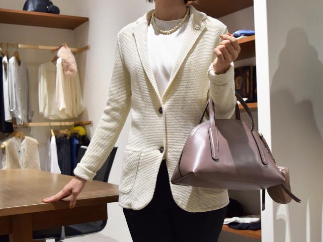 LARDINI ラルディーニ レディース ニットジャケット着用写真