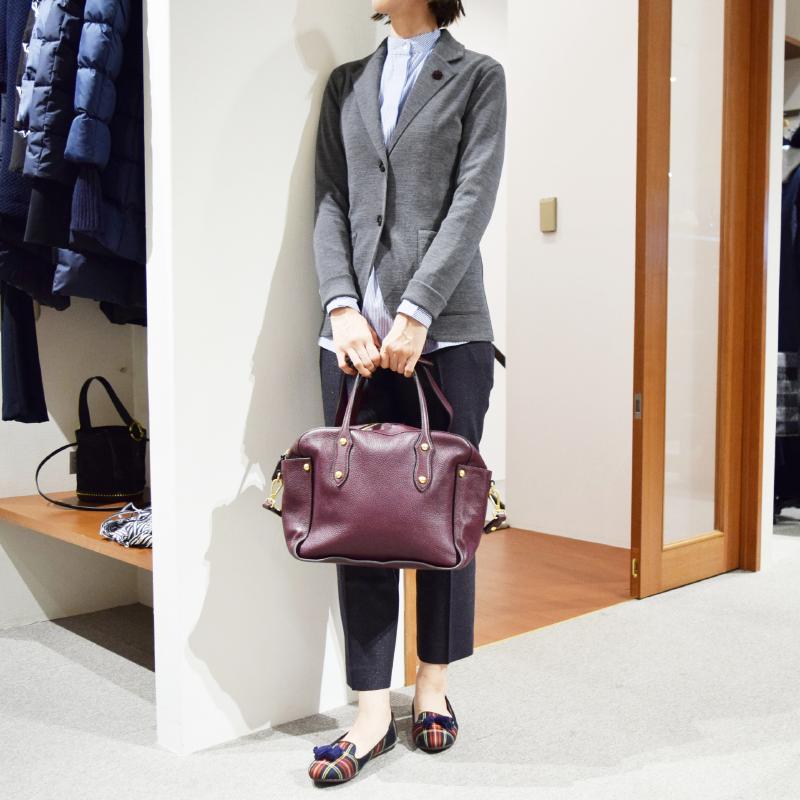 LARDINI ラルディーニ レディース ニットジャケット着用写真