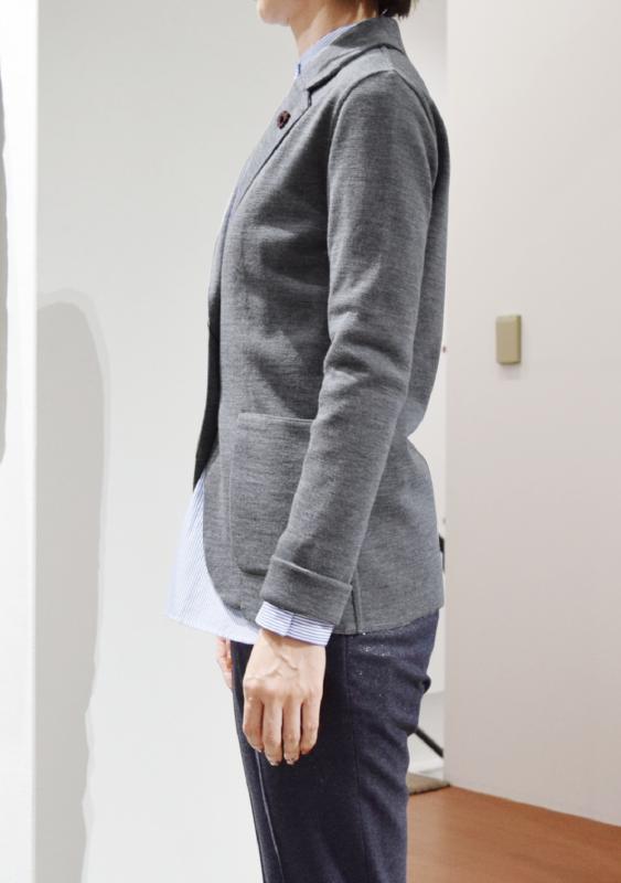 LARDINI ラルディーニ レディース ニットジャケット着用写真