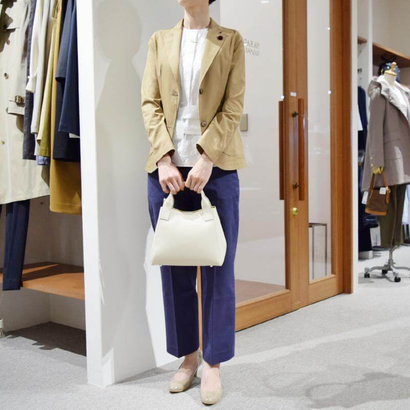 LARDINI ラルディーニ ジャケット レディース着用写真