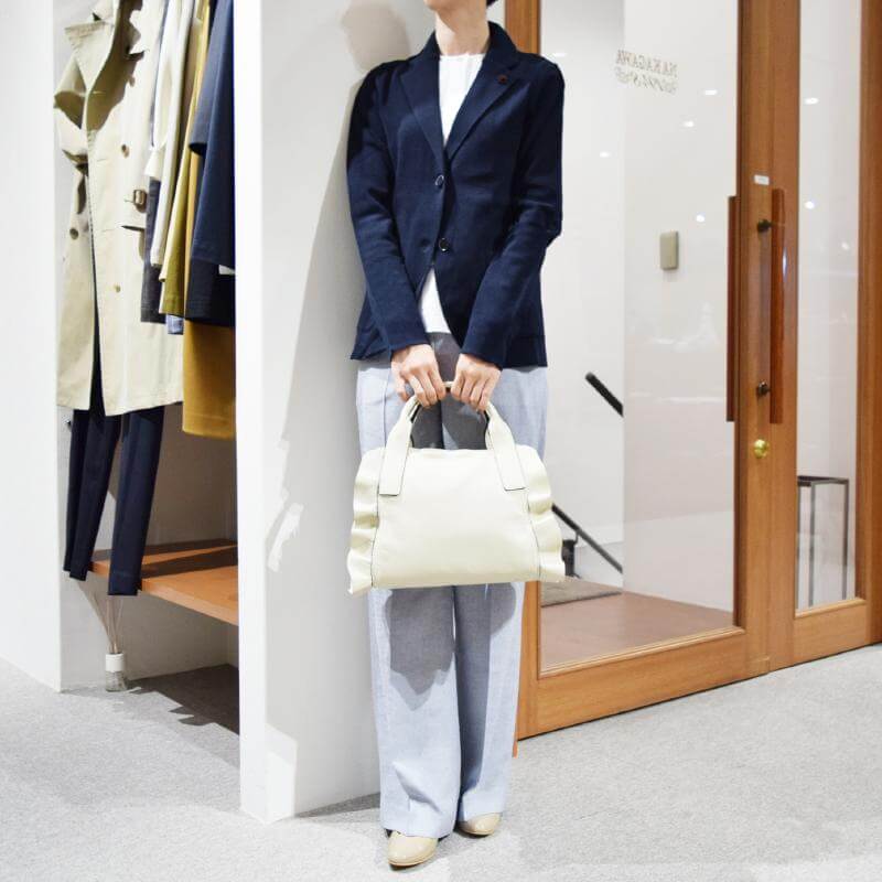 LARDINI ラルディーニ ジャケット レディース着用写真