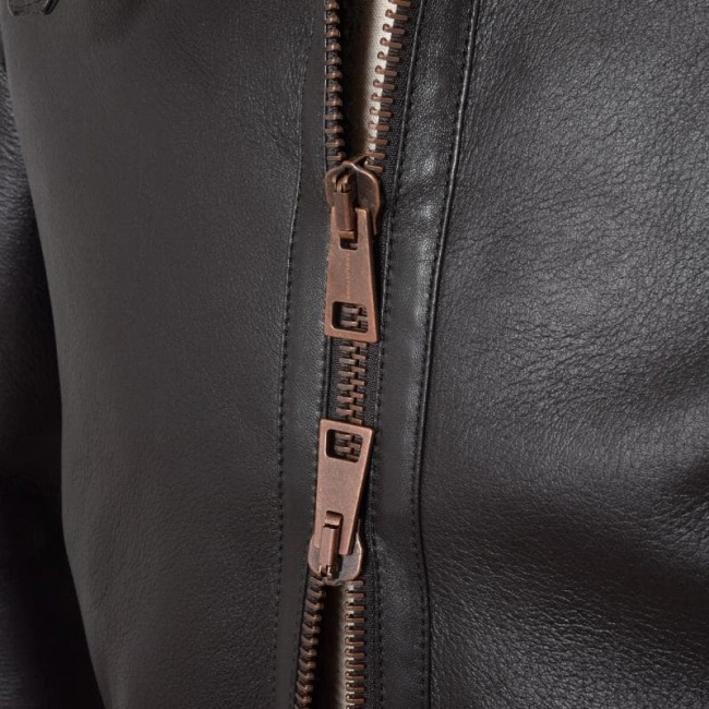 tagliatore<タリアトーレ>のライダースジャケット商品写真