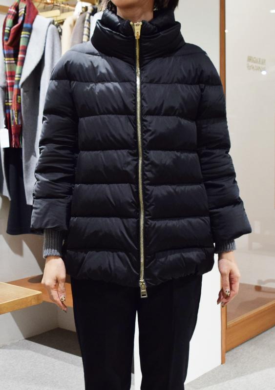 HERNO レディース ブルゾン着用写真
