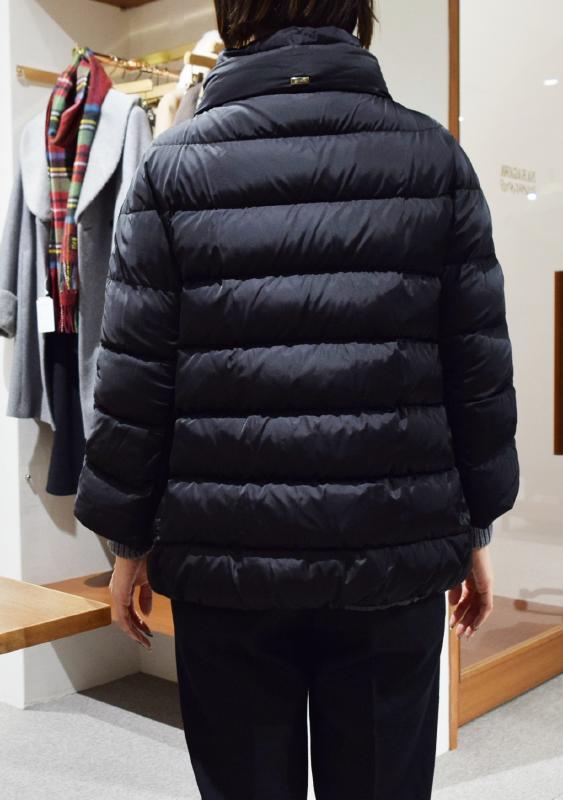 HERNO レディース ブルゾン着用写真