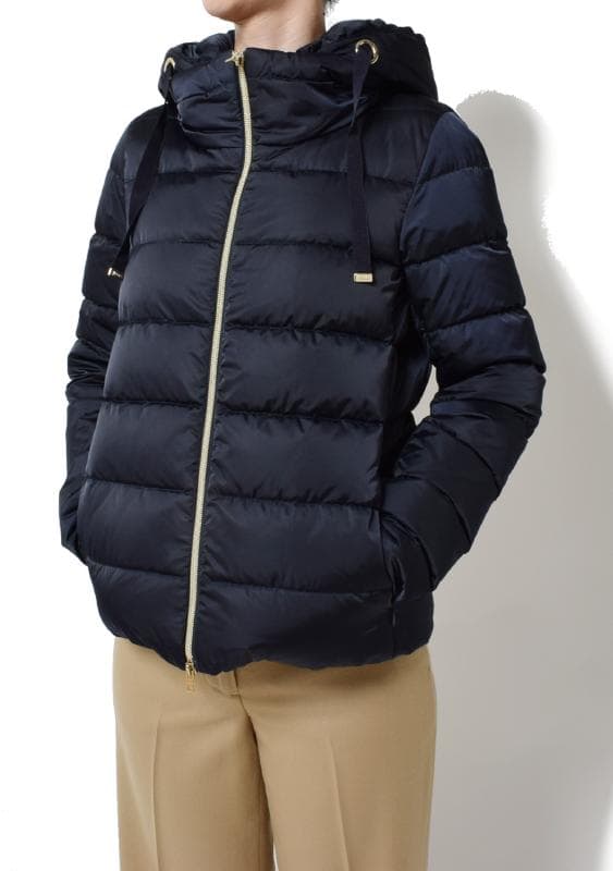 HERNO<へルノ> レディース コート着用写真
