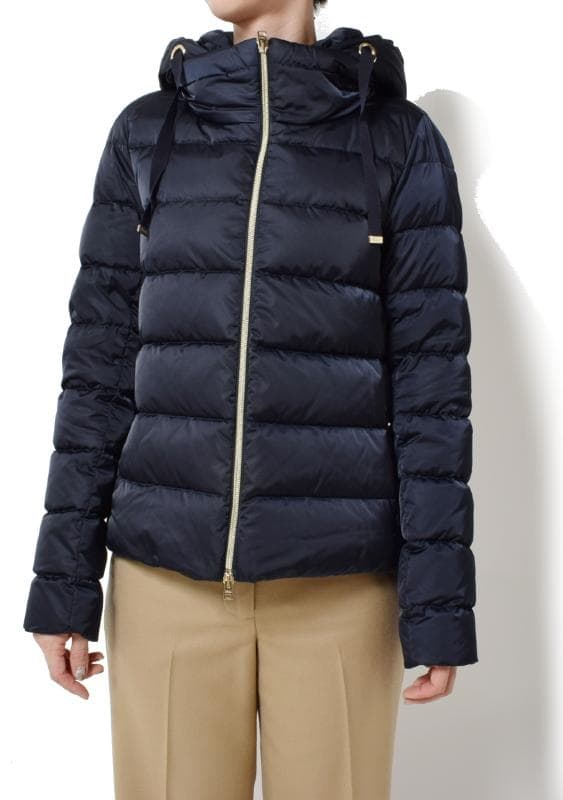 HERNO<へルノ> レディース コート着用写真