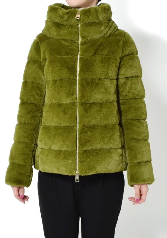 HERNO<へルノ> レディース コート着用写真