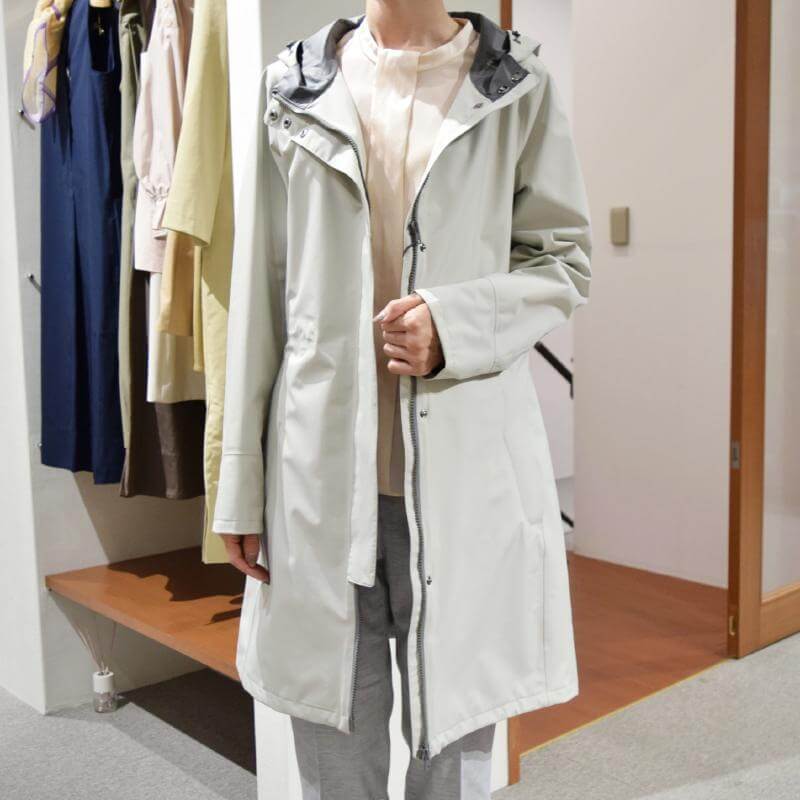 HERNO<へルノ> レディース コート着用写真