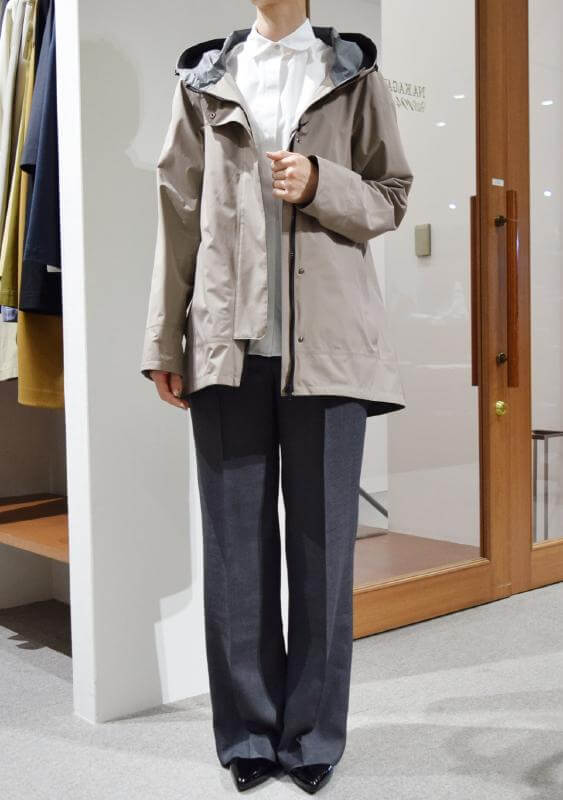 HERNO レディース コート着用写真