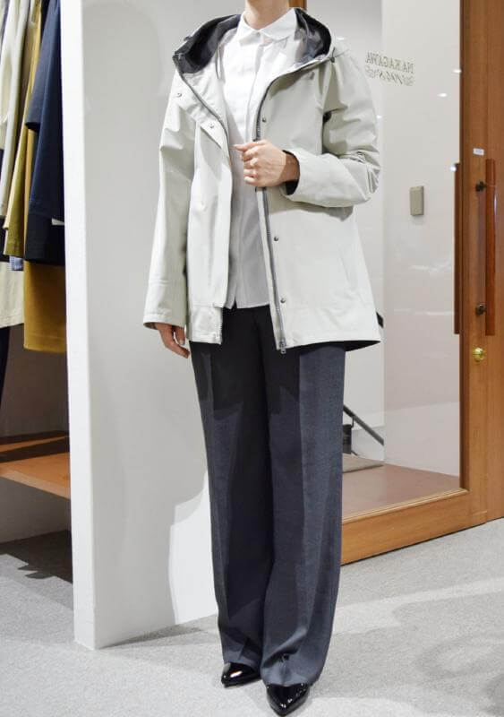 HERNO レディース コート着用写真