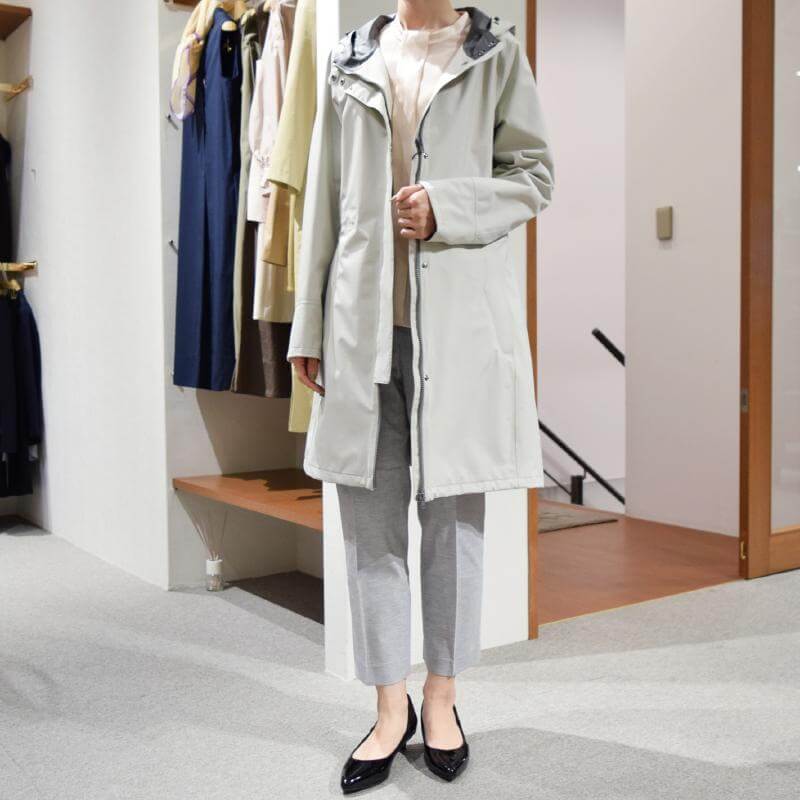 HERNO<へルノ> レディース コート着用写真