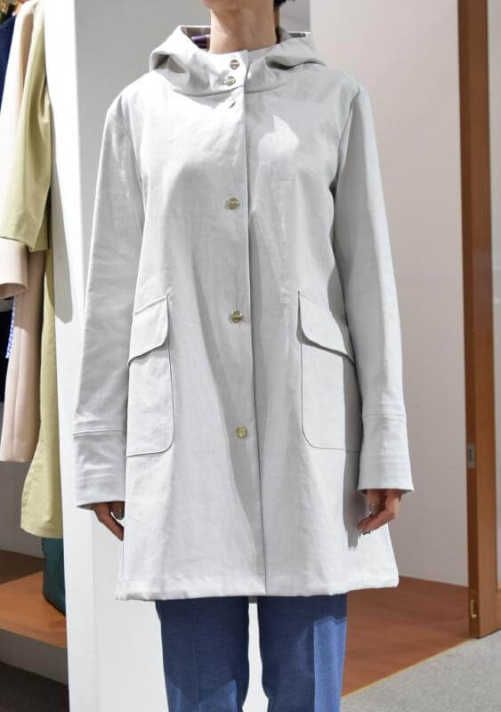 HERNO レディース コート着用写真