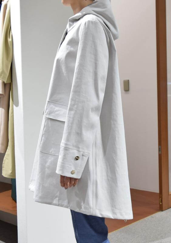 HERNO レディース コート着用写真