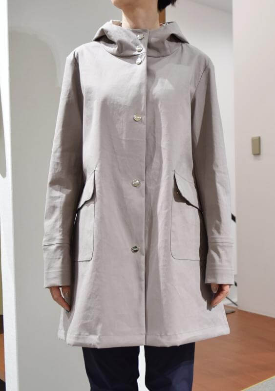 HERNO レディース コート着用写真