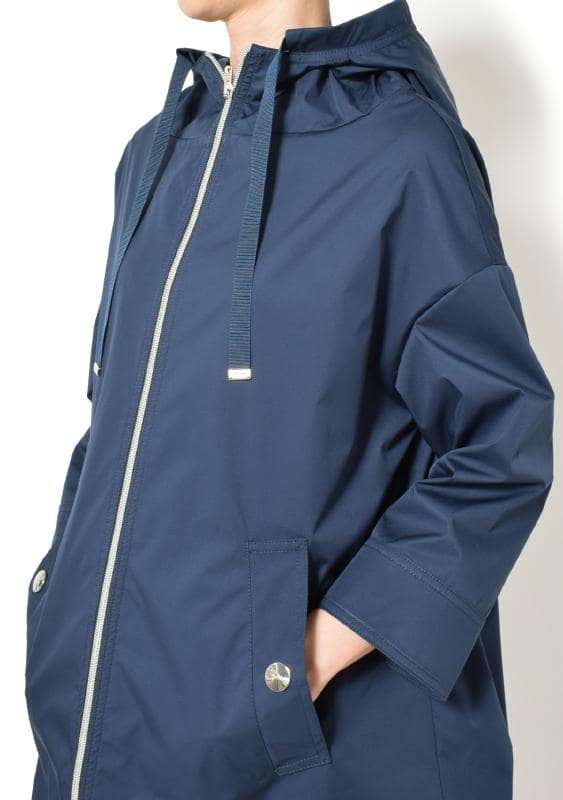 HERNO<へルノ> レディース コート着用写真