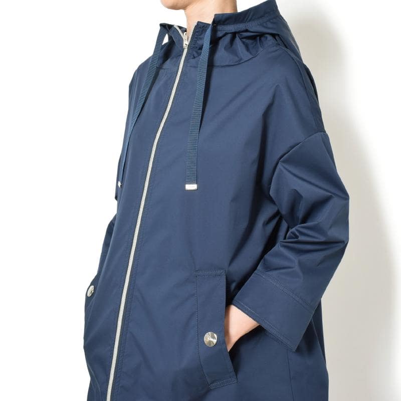 HERNO<へルノ> レディース コート着用写真