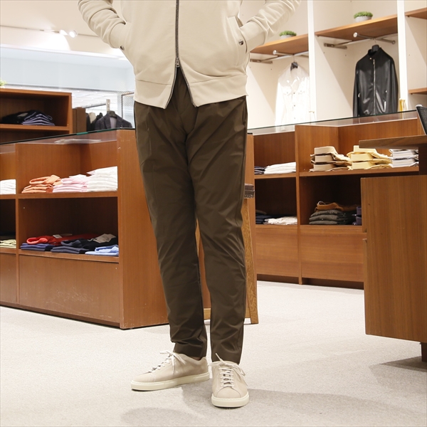 HERNO ヘルノ LAMINAR ラミナー [春夏] ストレッチナイロン パンツ 1プリーツ ドローコード シャーリング 撥水 PT00001UL